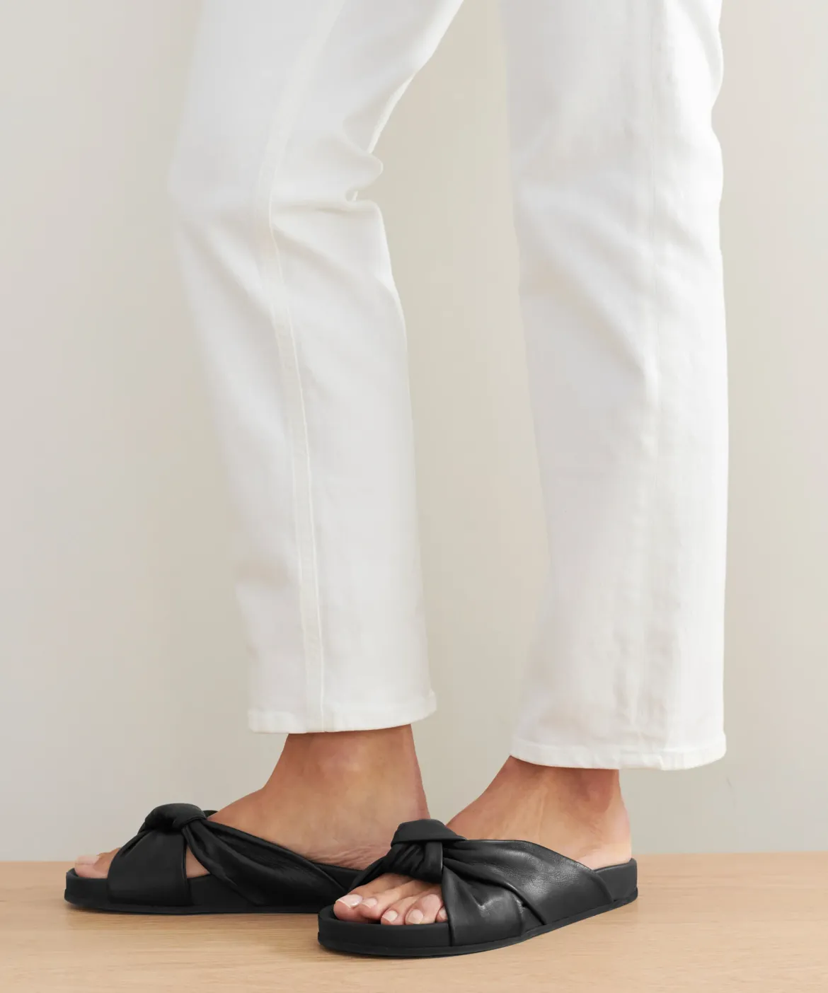 Jenni Kayne Leather Knot Sandal Black Online