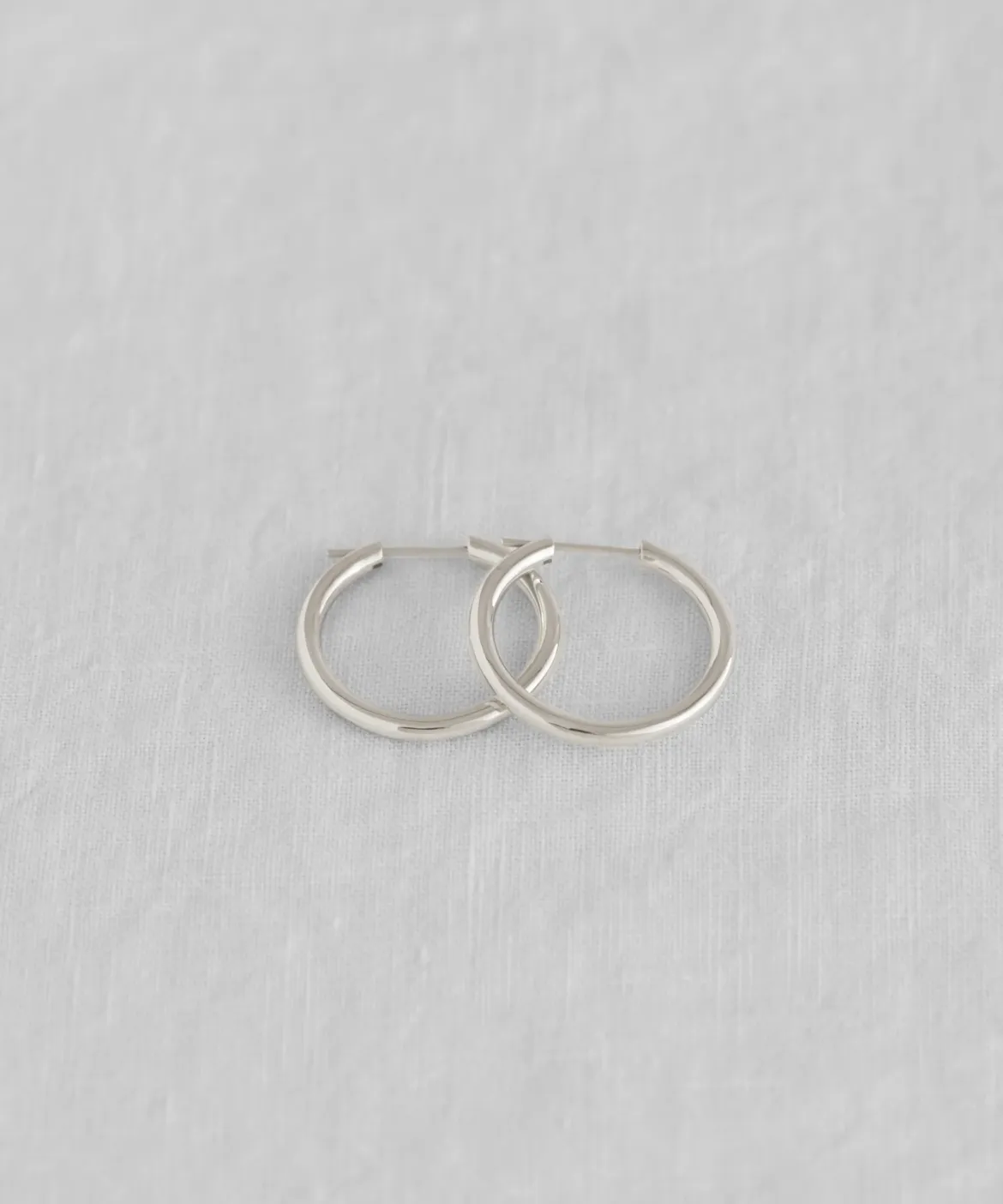 Jenni Kayne Medium Eloise Hoops White Gold Fashion