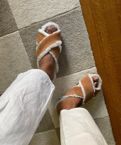 Jenni Kayne Shearling-Lined Crossover Sandal Saddle Best